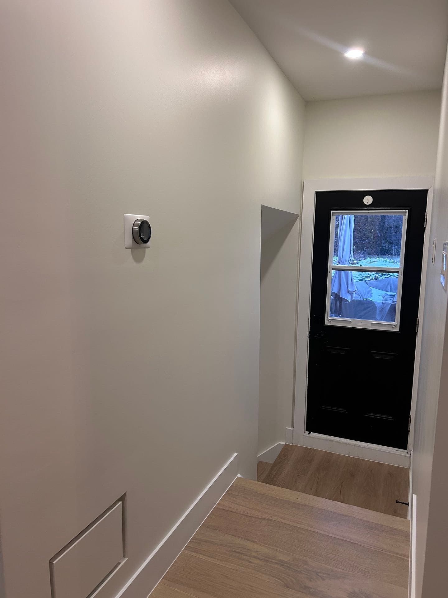 Clean Walls - Modern Home